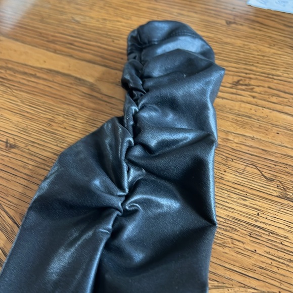 NWTFauxleather INCInternationalConcepts black leggingsS:M.Ruched at ankles.Soft - Picture 4 of 4